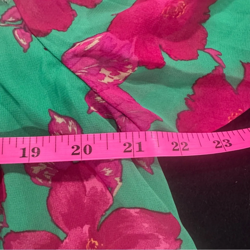 JODIFL Vibrant Floral Blouse with Lace Detail - Picture 8 of 8